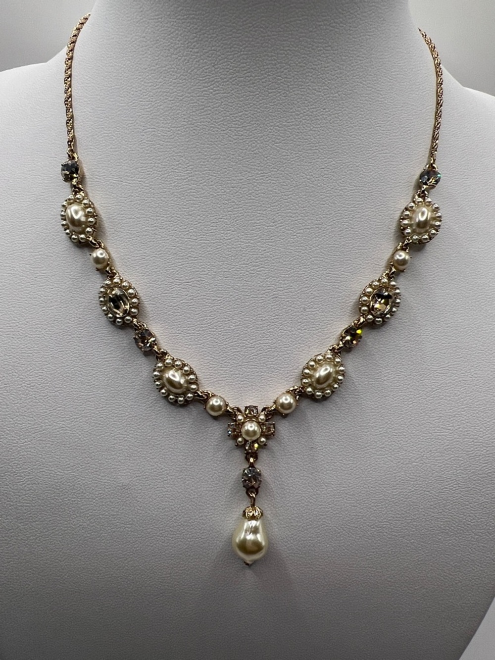 Marchesa Crystal & Imitation Pearl Lariat Necklace, 16" + 3" extender - Picture 5 of 8